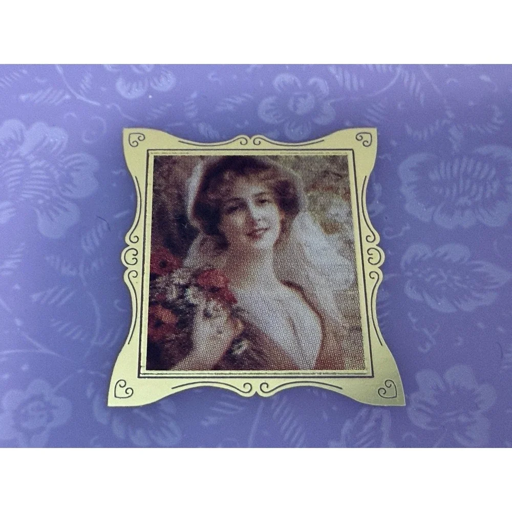 Vintage Perfumed Body Powder‎ With Puff, Avon Victorian Luxuries 3.53oz 2000